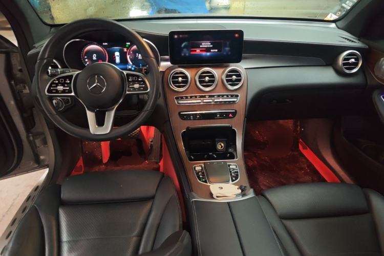Used Mercedes-Benz GLC 2021 GLC 300 L 4MATIC Dynamic Model Center Console