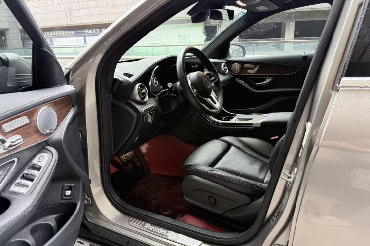 Used Mercedes-Benz GLC 2021 GLC 300 L 4MATIC Dynamic Model Interior 2