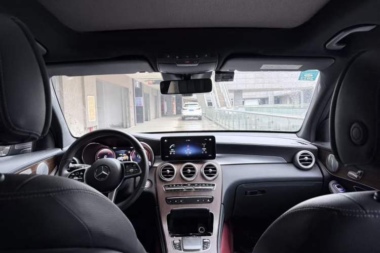 Used Mercedes-Benz GLC 2021 GLC 300 L 4MATIC Dynamic Model Interior 4