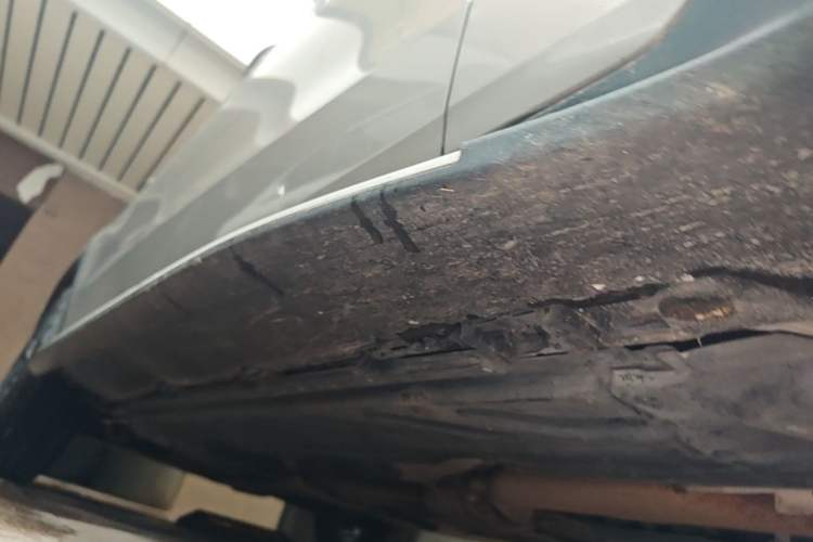 Used Mercedes-Benz GLC 2021 GLC 300 L 4MATIC Dynamic Model Right Side Sill
