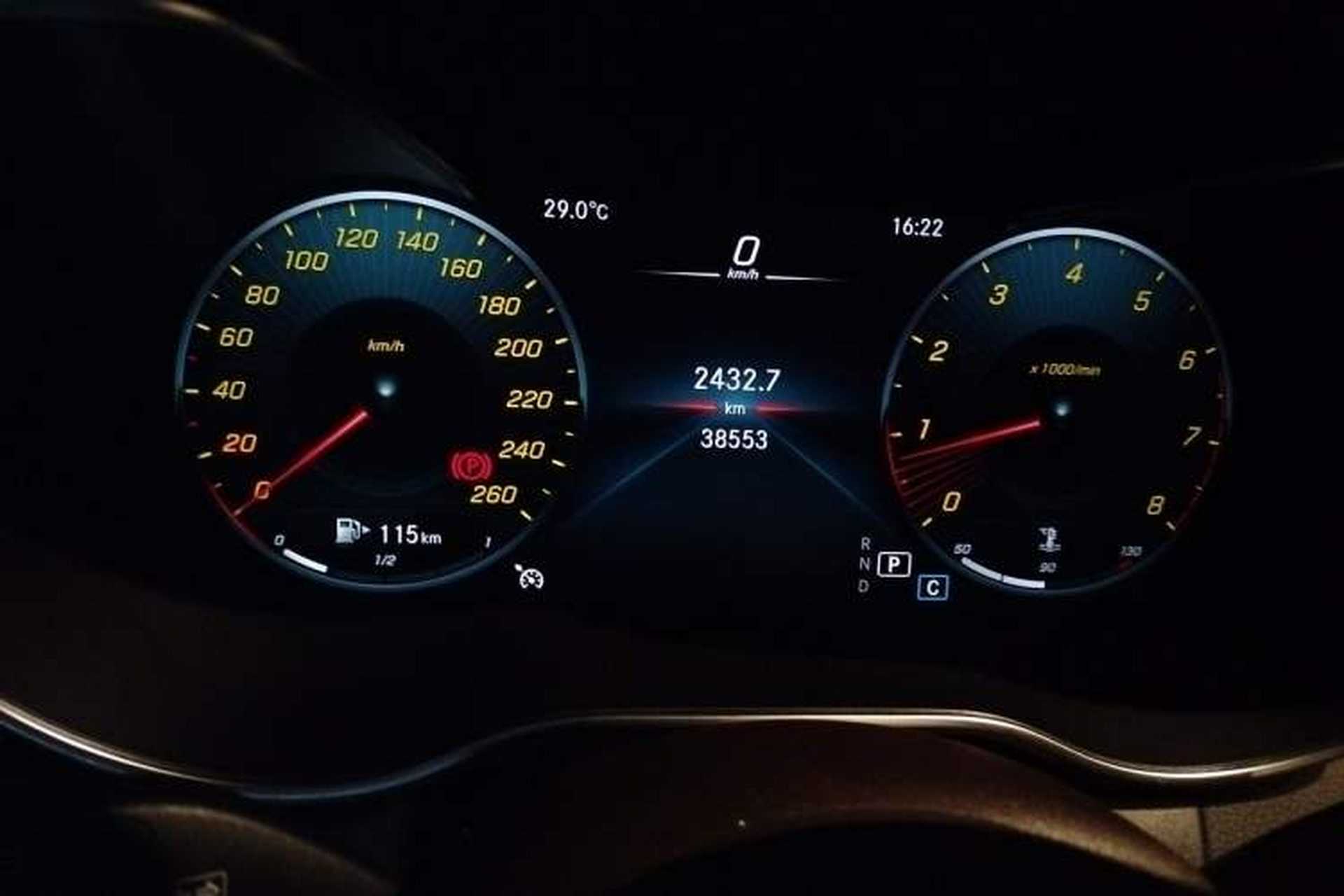 Used Mercedes-Benz GLC 2021 GLC 260 L 4MATIC Luxury Model Instrument Cluster