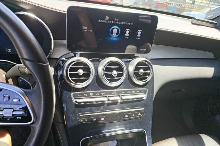 Used Mercedes-Benz GLC 2021 GLC 260 L 4MATIC Dynamic Edition Audio And AC Panel