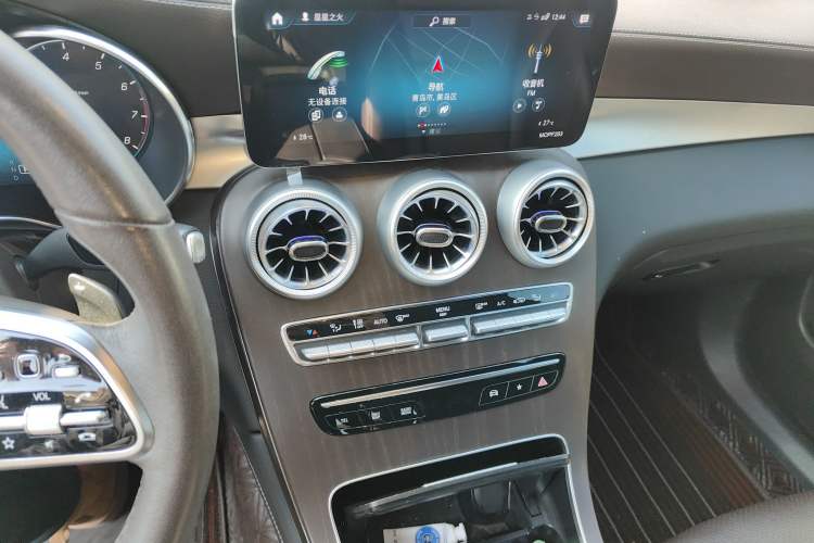 Used Mercedes-Benz GLC 2021 GLC 260 L 4MATIC Luxury Model Audio And AC Panel
