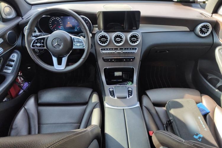 Used Mercedes-Benz GLC 2021 GLC 260 L 4MATIC Luxury Model Center Console