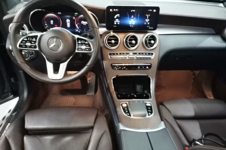 Used Mercedes-Benz GLC 2021 GLC 300 L 4MATIC Dynamic Model Center Console