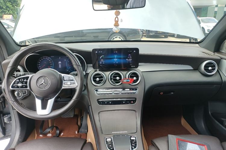 Used Mercedes-Benz GLC 2021 GLC 260 L 4MATIC Dynamic Edition Center Console