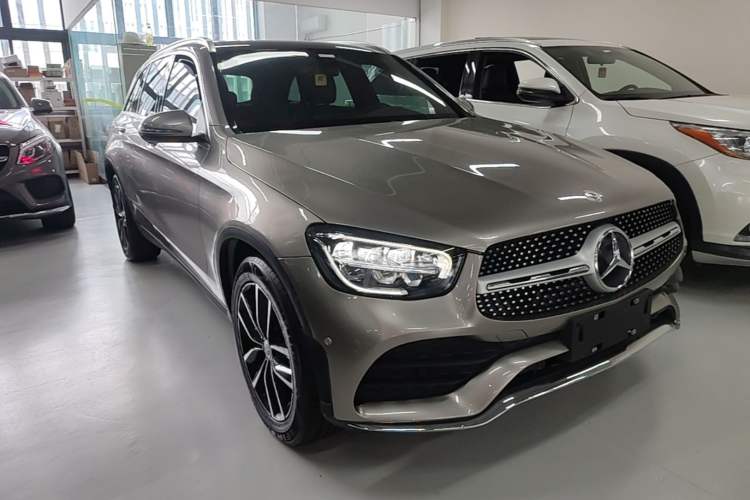 Used Mercedes-Benz GLC 2021 GLC 260 L 4MATIC Luxury Model Front Right 45 Deg