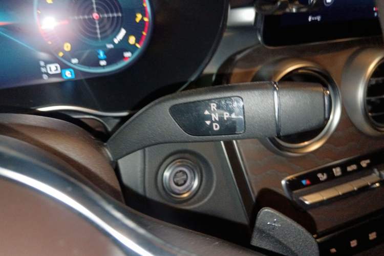 Used Mercedes-Benz GLC 2021 GLC 260 L 4MATIC Luxury Model Gear Lever