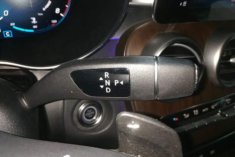 Used Mercedes-Benz GLC 2021 GLC 300 L 4MATIC Dynamic Model Gear Lever