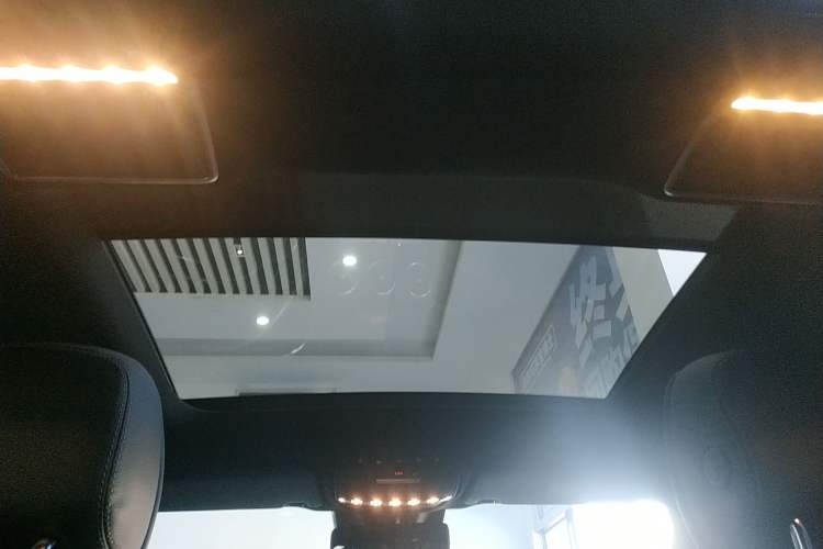 Used Mercedes-Benz GLC 2021 GLC 300 L 4MATIC Dynamic Model Headliner