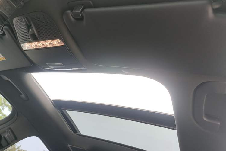 Used Mercedes-Benz GLC 2021 GLC 260 L 4MATIC Dynamic Edition Headliner