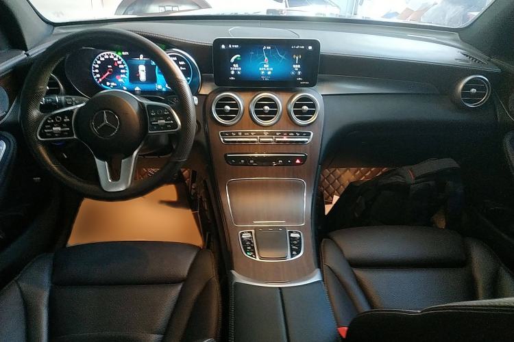Used Mercedes-Benz GLC 2021 GLC 300 L 4MATIC Dynamic Model Interior 2