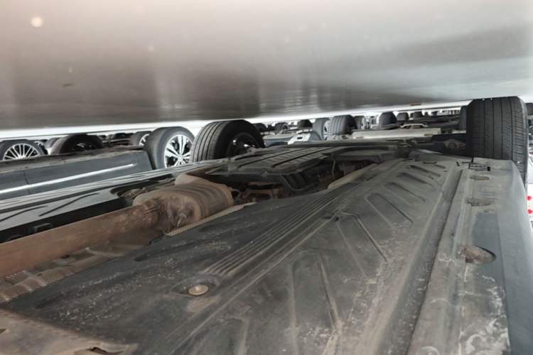 Used Mercedes-Benz GLC 2021 GLC 260 L 4MATIC Luxury Model Left Side Sill