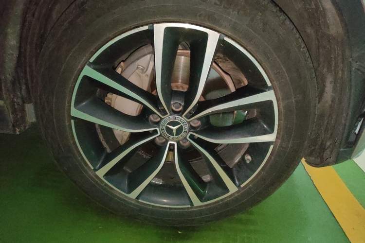 Used Mercedes-Benz GLC 2021 GLC 300 L 4MATIC Dynamic Model Right Front Wheel Hub