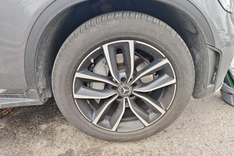 Used Mercedes-Benz GLC 2021 GLC 300 L 4MATIC Dynamic Model Right Front Wheel Hub