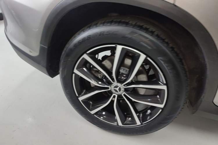 Used Mercedes-Benz GLC 2021 GLC 260 L 4MATIC Luxury Model Right Rear Wheel Hub