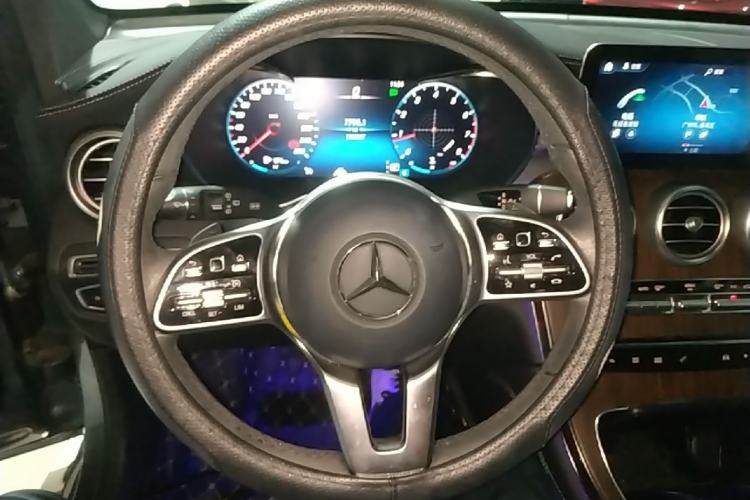 Used Mercedes-Benz GLC 2021 GLC 300 L 4MATIC Dynamic Model Steering Wheel