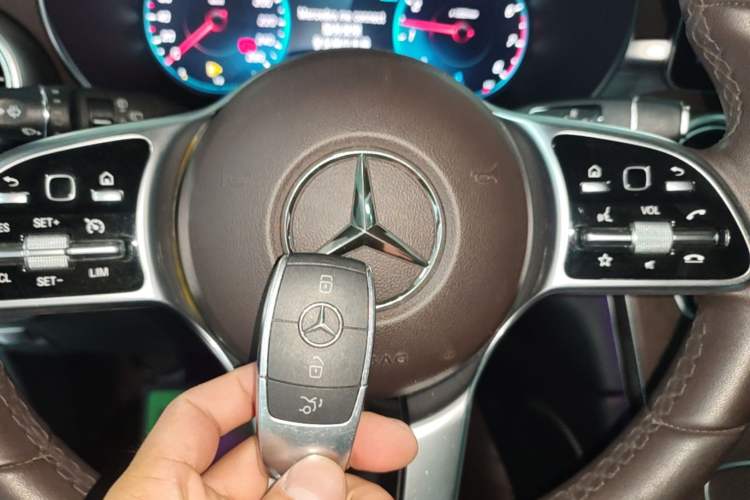 Used Mercedes-Benz GLC 2021 GLC 260 L 4MATIC Luxury Model Vehicle Key