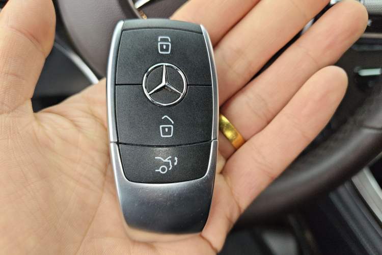 Used Mercedes-Benz GLC 2021 GLC 300 L 4MATIC Dynamic Model Vehicle Key