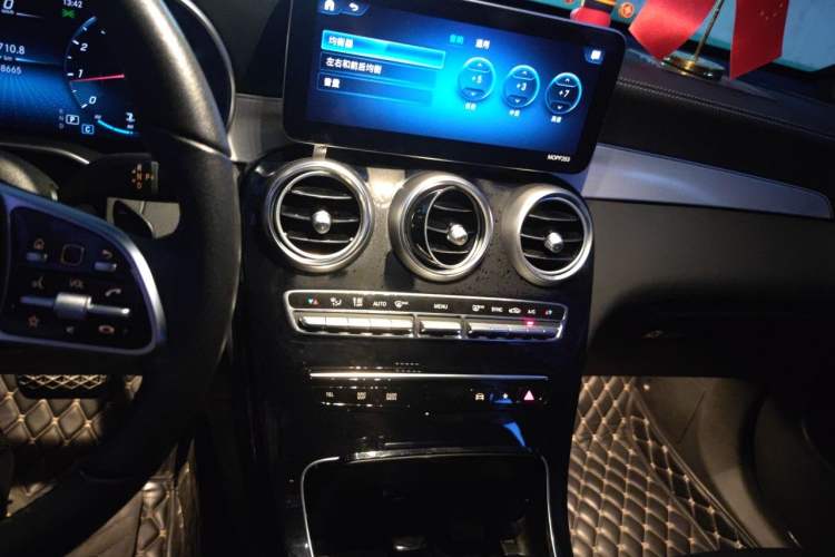 Used Mercedes-Benz GLC 2021 GLC 260 L 4MATIC Dynamic Edition Audio And AC Panel