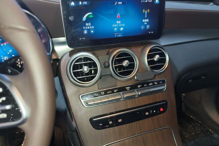 Used Mercedes-Benz GLC 2021 GLC 300 L 4MATIC Dynamic Model Audio And AC Panel