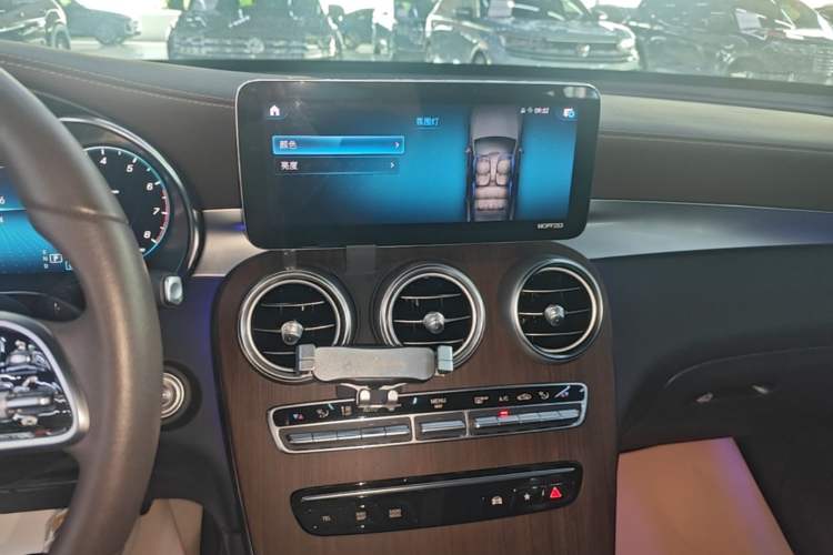 Used Mercedes-Benz GLC 2021 GLC 300 L 4MATIC Dynamic Model Audio And AC Panel