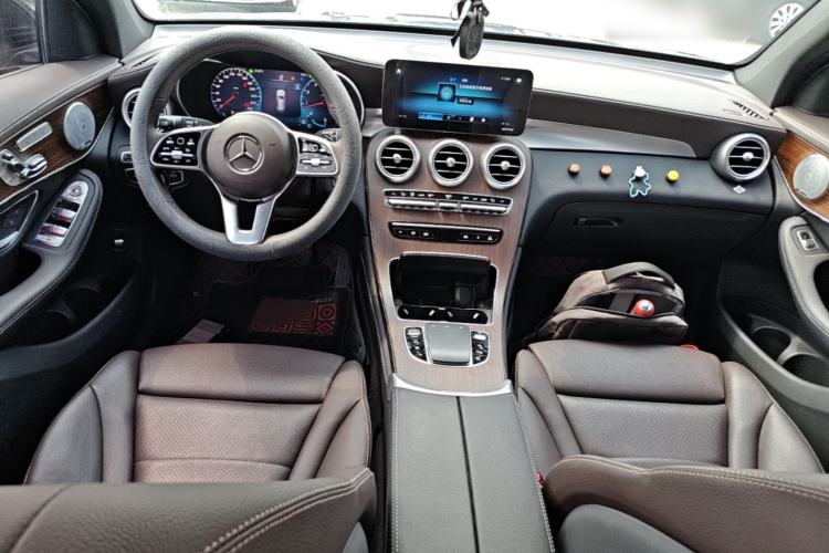 Used Mercedes-Benz GLC 2021 GLC 300 L 4MATIC Dynamic Model Center Console