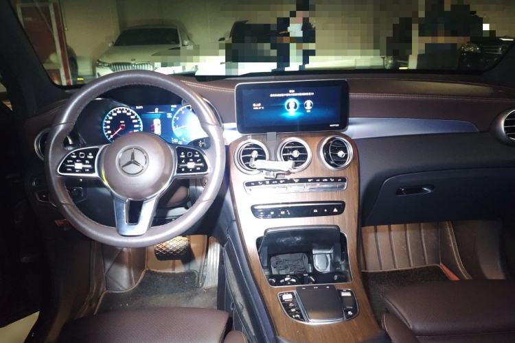 Used Mercedes-Benz GLC 2021 GLC 300 L 4MATIC Dynamic Model Center Console