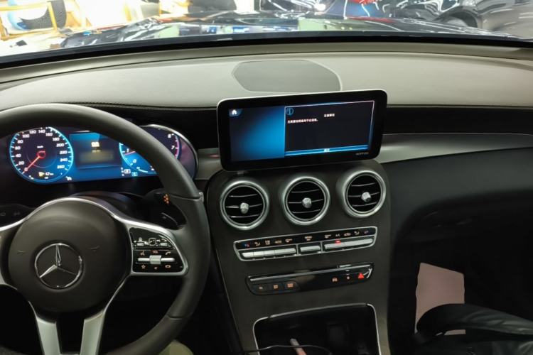 Used Mercedes-Benz GLC 2021 GLC 260 L 4MATIC Luxury Model Center Console