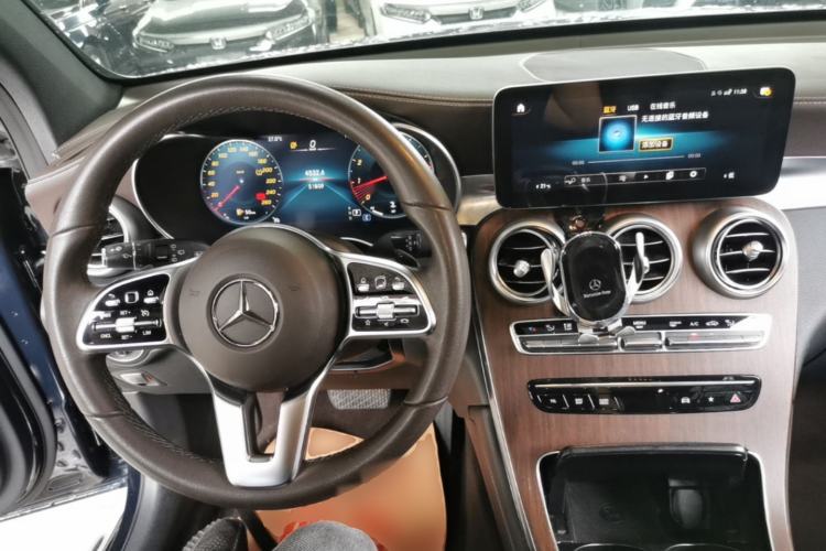 Used Mercedes-Benz GLC 2021 GLC 300 L 4MATIC Dynamic Model Center Console