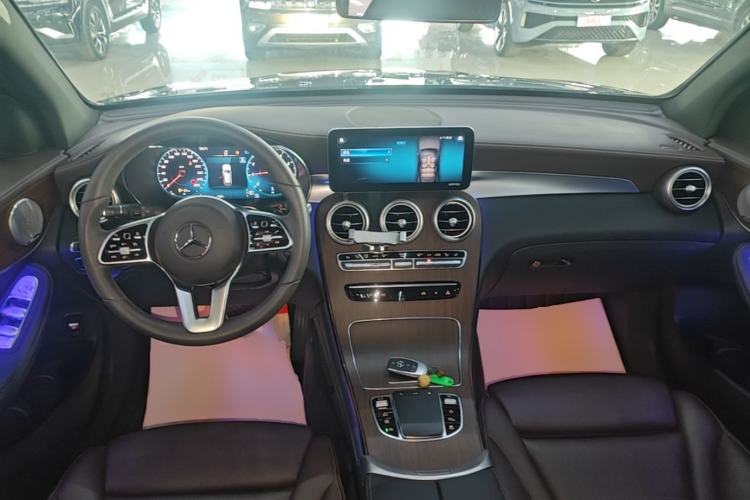 Used Mercedes-Benz GLC 2021 GLC 300 L 4MATIC Dynamic Model Center Console
