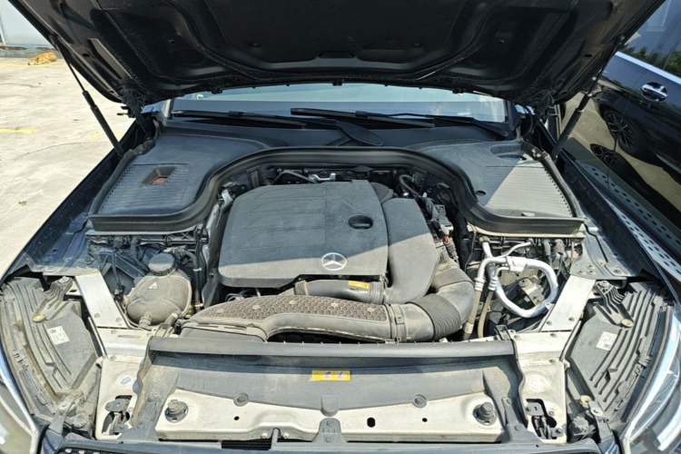 Used Mercedes-Benz GLC 2021 GLC 300 L 4MATIC Dynamic Model Engine Bay