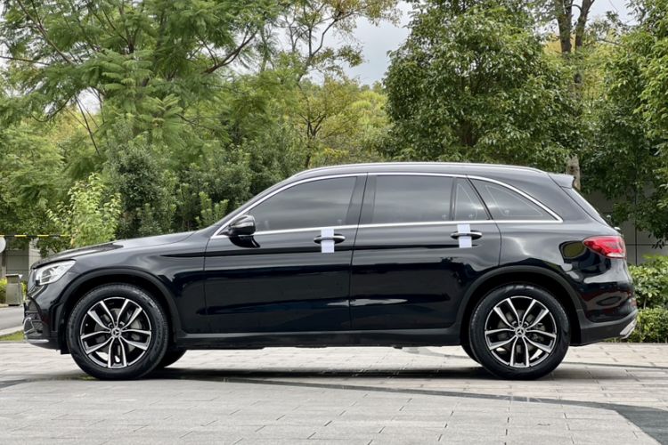Used Mercedes-Benz GLC 2021 GLC 260 L 4MATIC Luxury Model Exterior 7