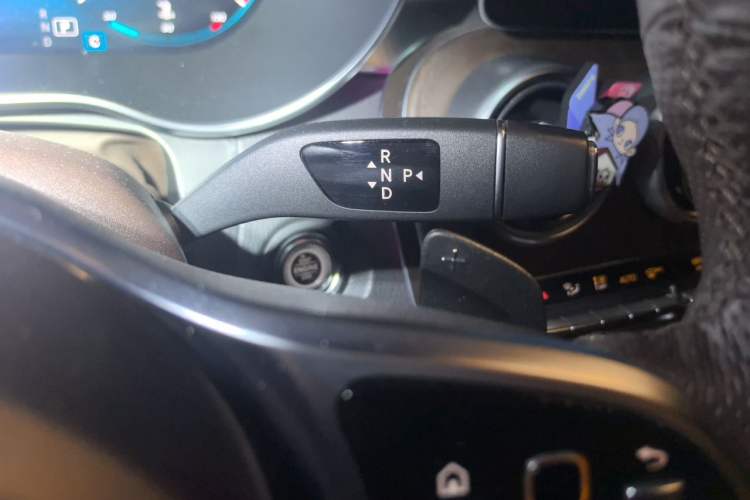 Used Mercedes-Benz GLC 2021 GLC 260 L 4MATIC Luxury Model Gear Lever