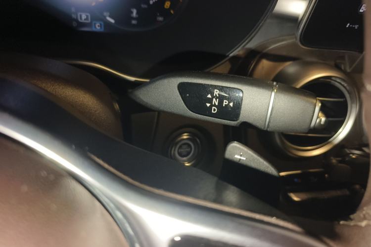 Used Mercedes-Benz GLC 2021 GLC 260 L 4MATIC Luxury Model Gear Lever