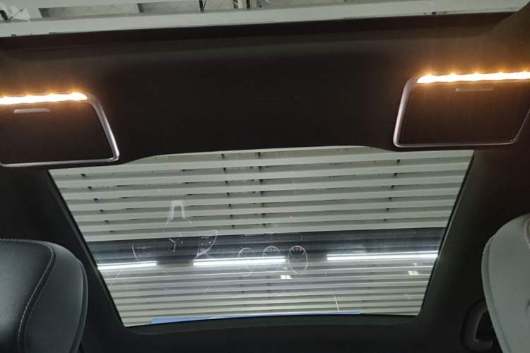 Used Mercedes-Benz GLC 2021 GLC 300 L 4MATIC Dynamic Model Headliner