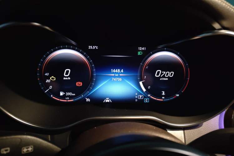 Used Mercedes-Benz GLC 2021 GLC 300 L 4MATIC Dynamic Model Instrument Cluster