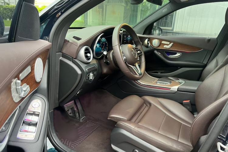 Used Mercedes-Benz GLC 2021 GLC 300 L 4MATIC Dynamic Model Interior 3