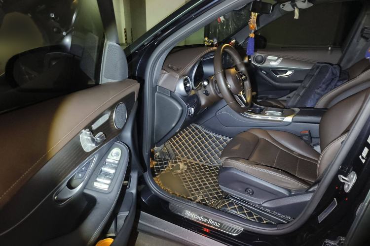 Used Mercedes-Benz GLC 2021 GLC 260 L 4MATIC Luxury Model Interior 3