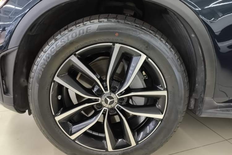 Used Mercedes-Benz GLC 2021 GLC 260 L 4MATIC Luxury Model Left Front Wheel Hub