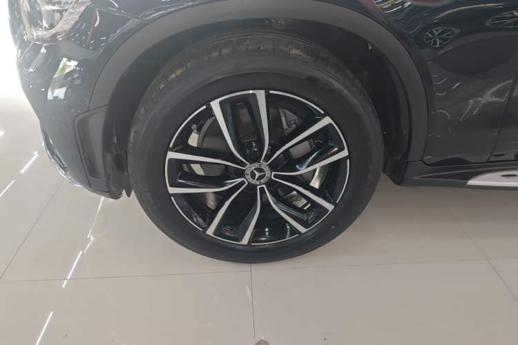 Used Mercedes-Benz GLC 2021 GLC 300 L 4MATIC Dynamic Model Left Front Wheel Hub