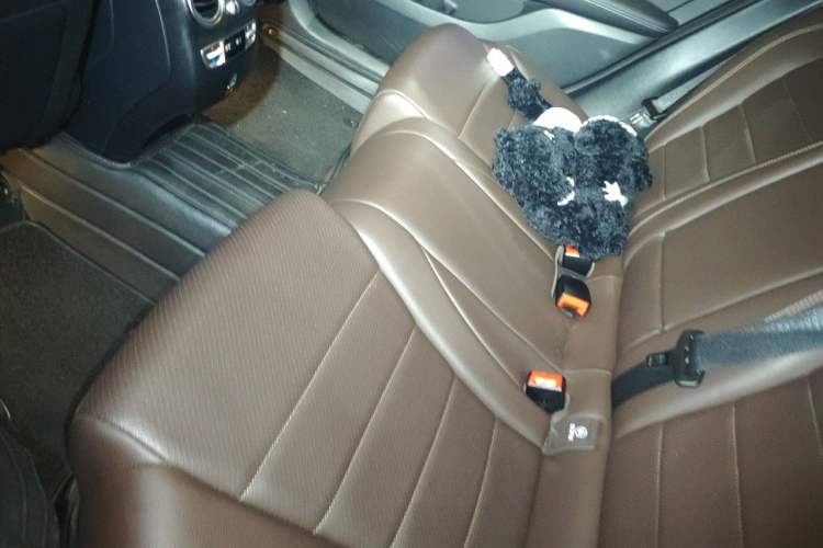 Used Mercedes-Benz GLC 2021 GLC 300 L 4MATIC Dynamic Model Left Rear Seat