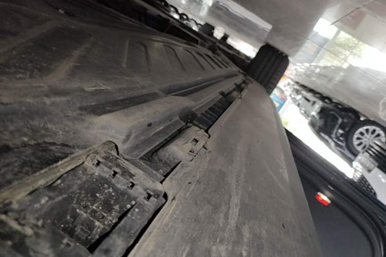 Used Mercedes-Benz GLC 2021 GLC 300 L 4MATIC Dynamic Model Left Side Sill