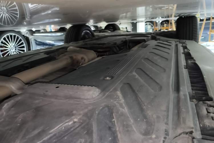 Used Mercedes-Benz GLC 2021 GLC 260 L 4MATIC Luxury Model Left Side Sill