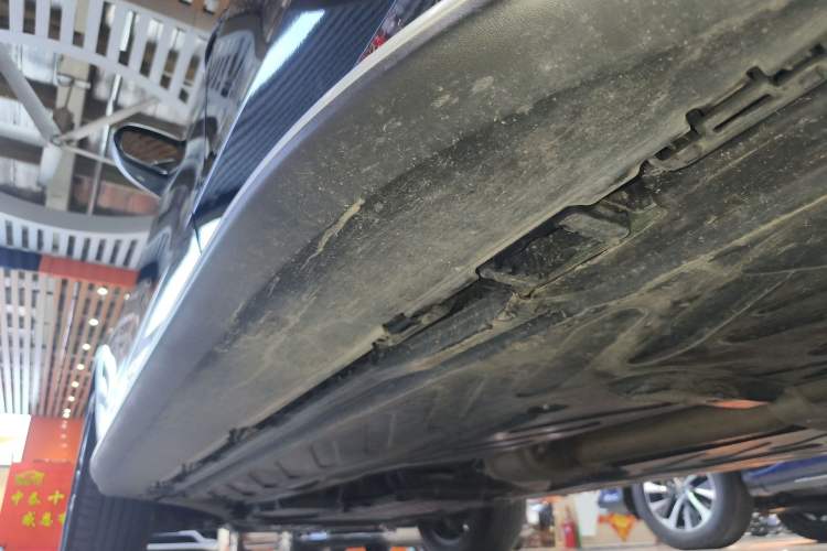 Used Mercedes-Benz GLC 2021 GLC 300 L 4MATIC Dynamic Model Left Side Sill