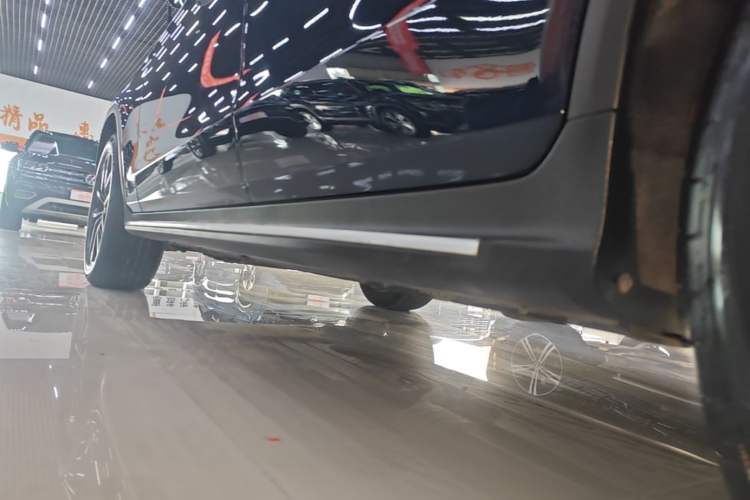 Used Mercedes-Benz GLC 2021 GLC 300 L 4MATIC Dynamic Model Left Side Sill