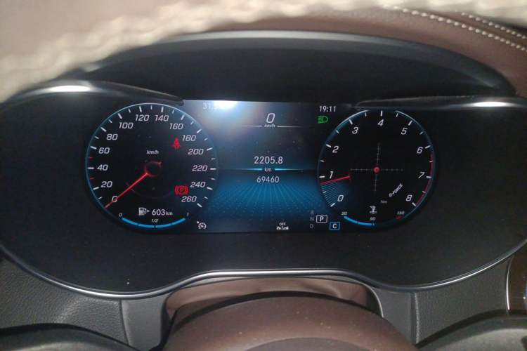 Used Mercedes-Benz GLC 2021 GLC 260 L 4MATIC Luxury Model Odometer Close Up