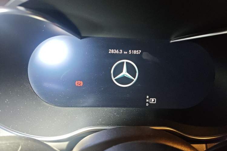 Used Mercedes-Benz GLC 2021 GLC 300 L 4MATIC Dynamic Model Odometer Close Up