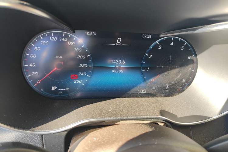 Used Mercedes-Benz GLC 2021 GLC 260 L 4MATIC Luxury Model Odometer Close Up