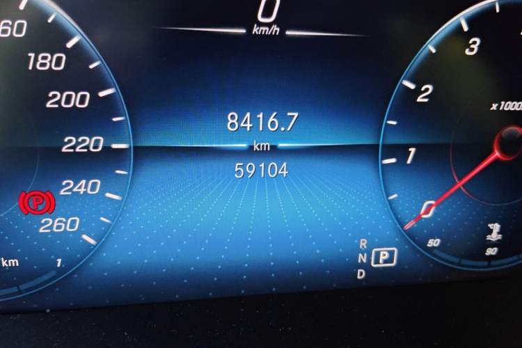 Used Mercedes-Benz GLC 2021 GLC 260 L 4MATIC Luxury Model Odometer Close Up